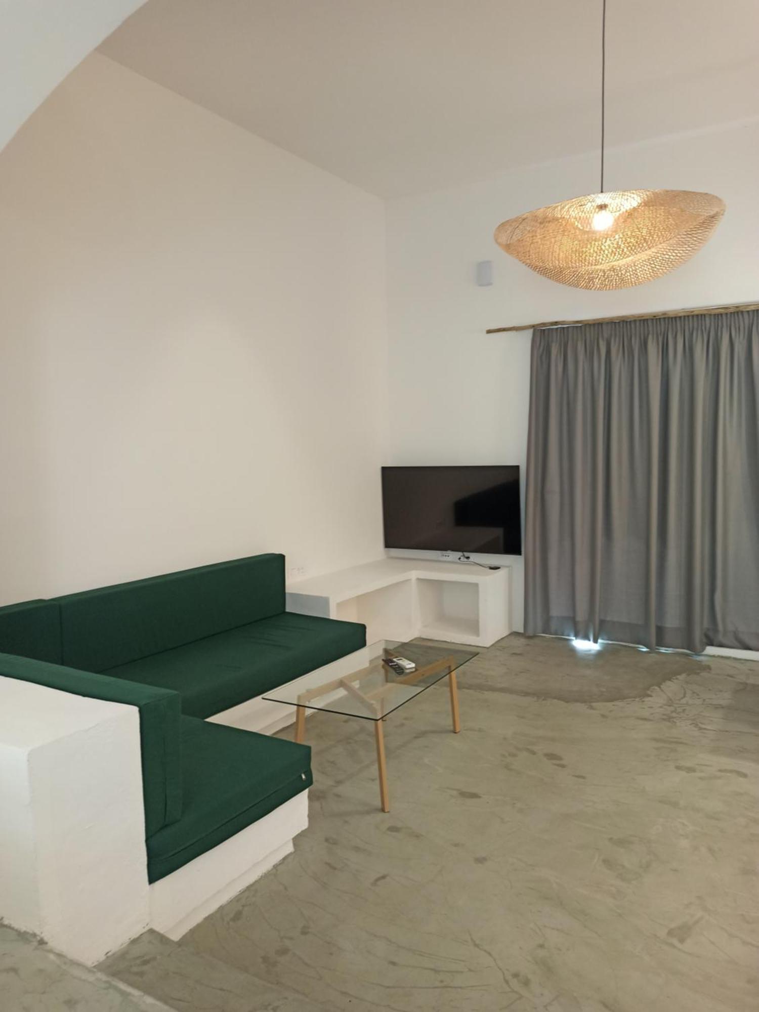 Nomadic Ambience * Parga